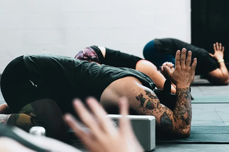 Déroulement et durée d’un cours de yoga